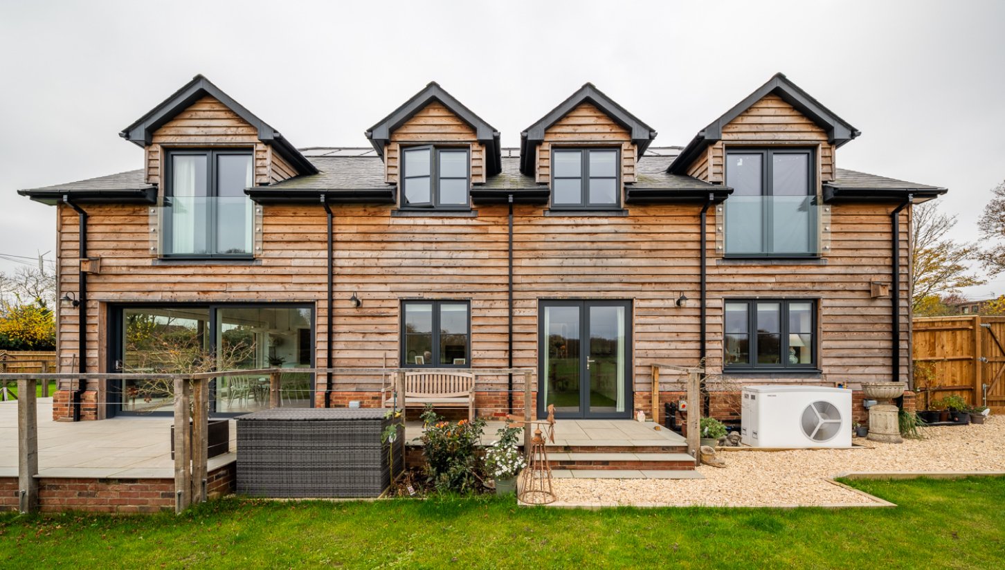 With years of experience using Celcon Blocks during his construction industry career, Perry Champion chose H+H aircrete to build an energy efficient family friendly Hampshire home. 